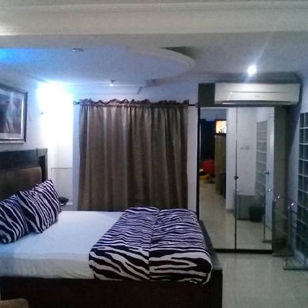 Theodawn Hotels @ Suite 29 Ikeja Kültér fotó