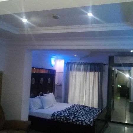 Theodawn Hotels @ Suite 29 Ikeja Kültér fotó