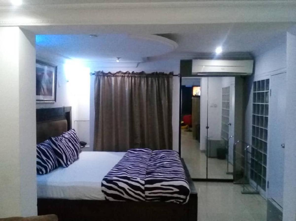 Theodawn Hotels @ Suite 29 Ikeja Kültér fotó