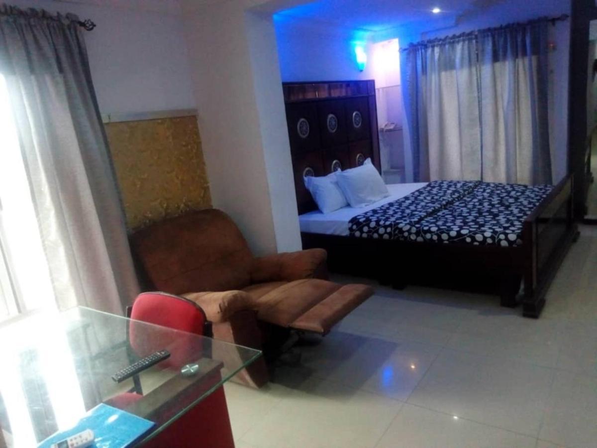Theodawn Hotels @ Suite 29 Ikeja Kültér fotó