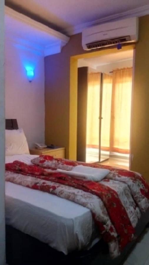 Theodawn Hotels @ Suite 29 Ikeja Kültér fotó