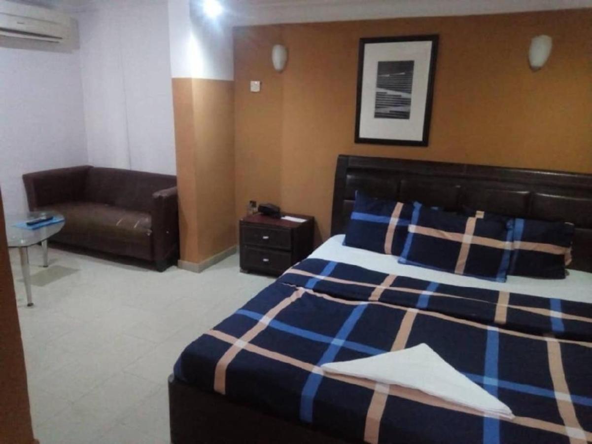 Theodawn Hotels @ Suite 29 Ikeja Kültér fotó