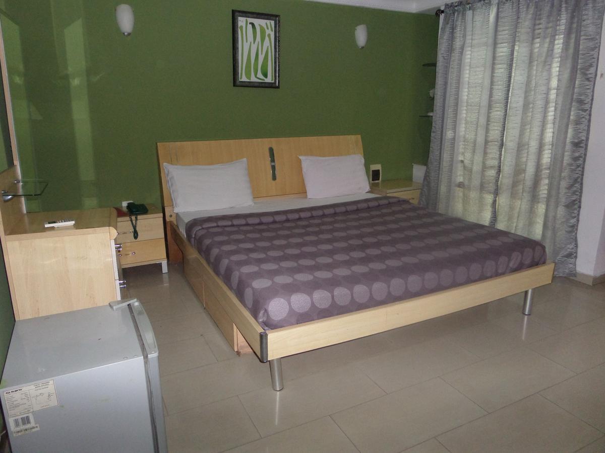 Theodawn Hotels @ Suite 29 Ikeja Kültér fotó