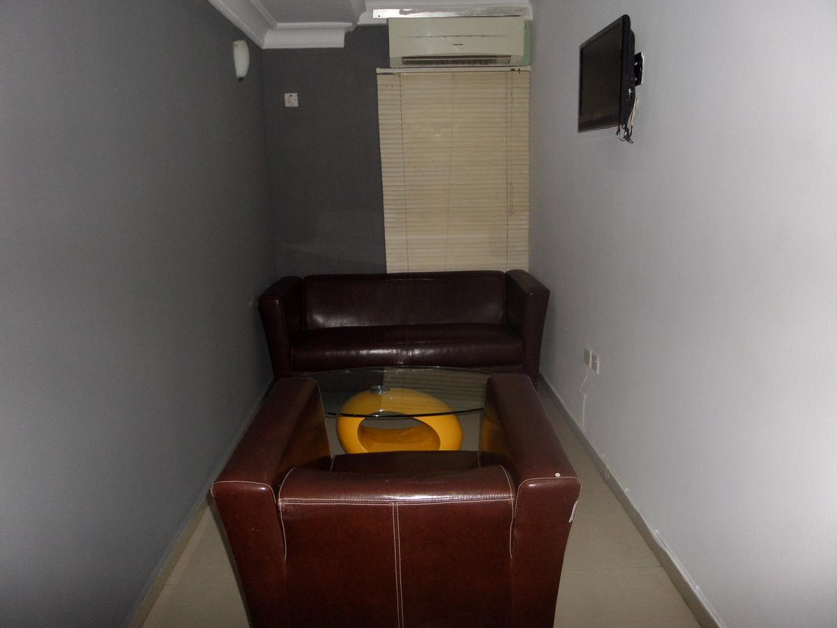 Theodawn Hotels @ Suite 29 Ikeja Kültér fotó
