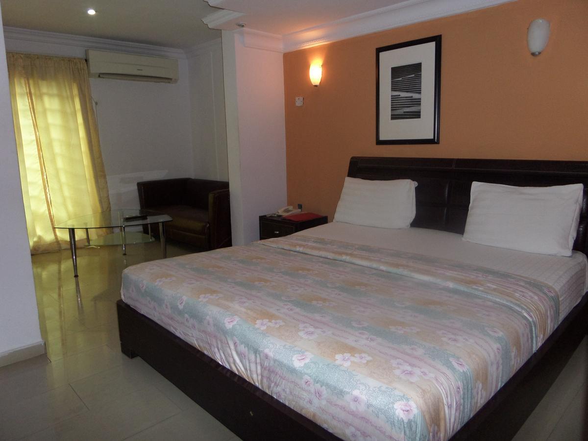 Theodawn Hotels @ Suite 29 Ikeja Kültér fotó