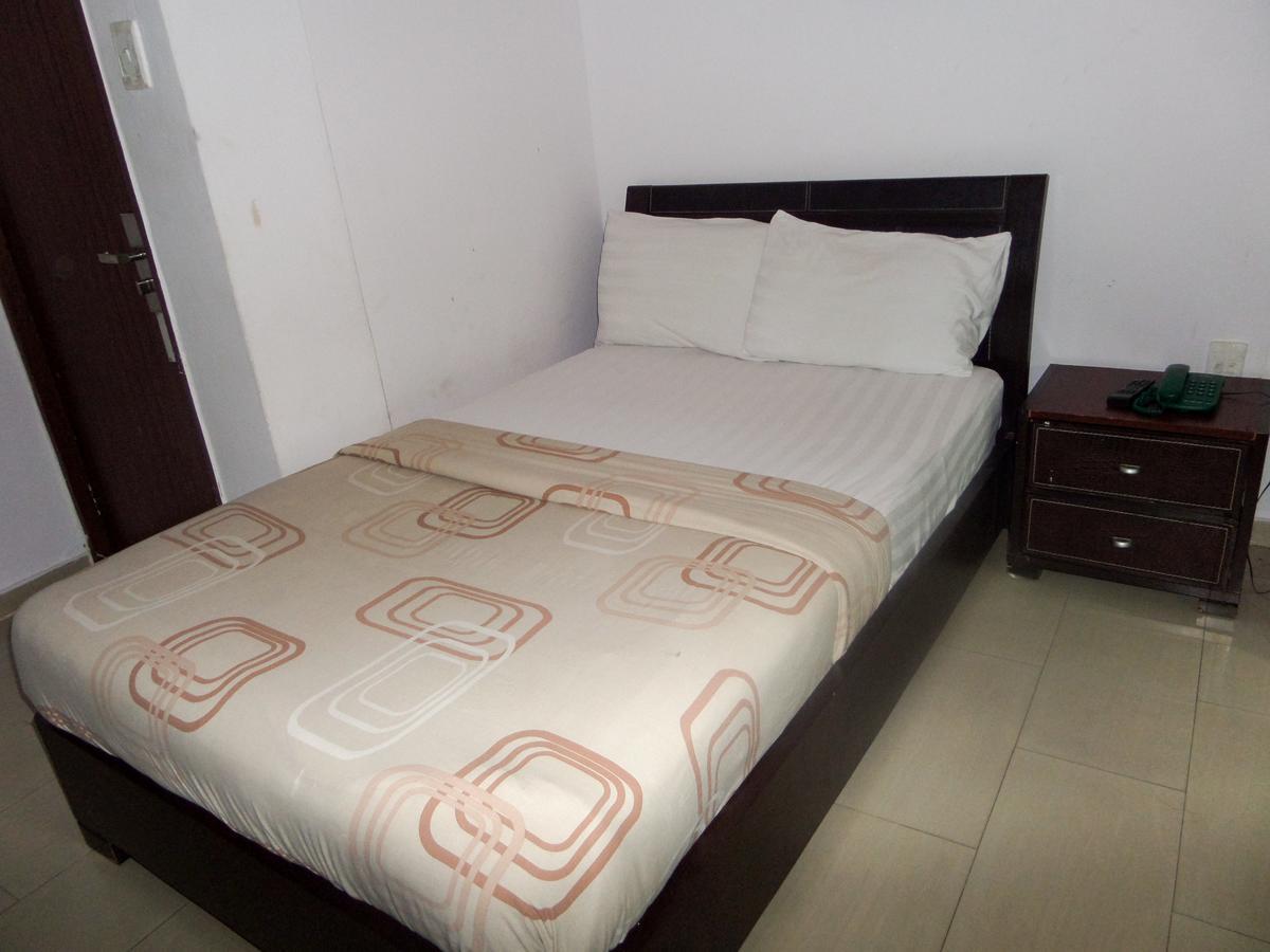 Theodawn Hotels @ Suite 29 Ikeja Kültér fotó
