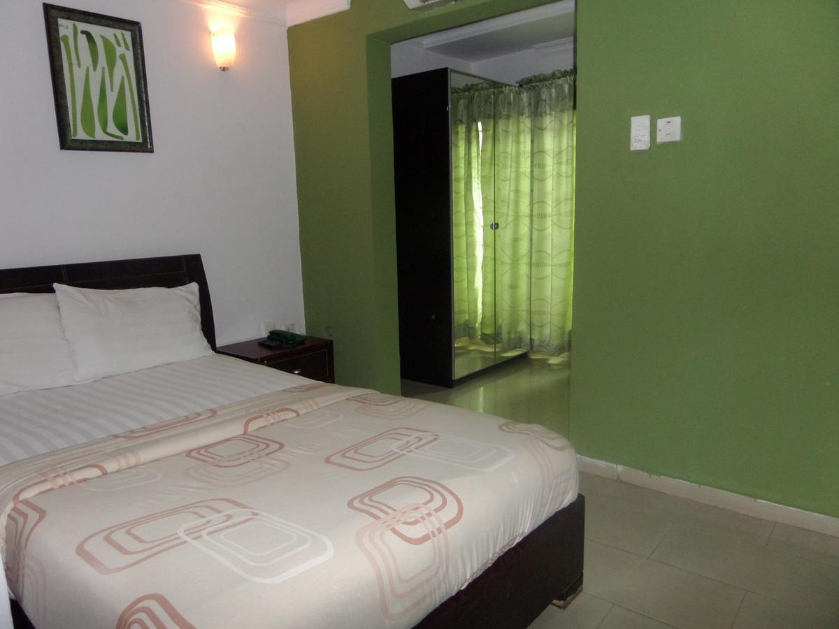 Theodawn Hotels @ Suite 29 Ikeja Kültér fotó