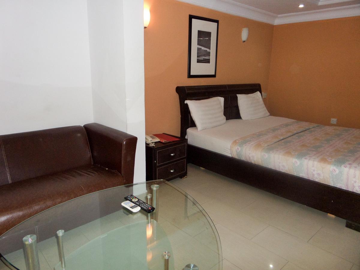 Theodawn Hotels @ Suite 29 Ikeja Kültér fotó