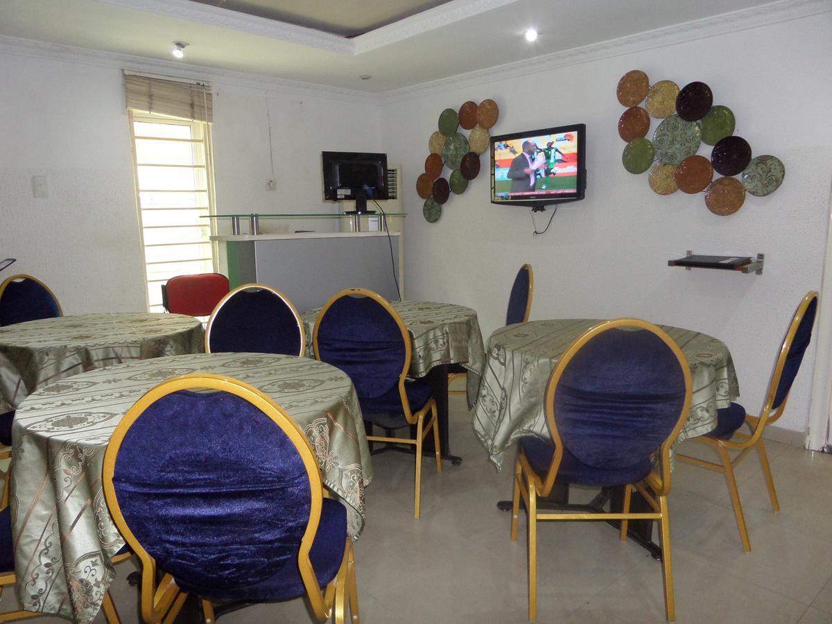 Theodawn Hotels @ Suite 29 Ikeja Kültér fotó