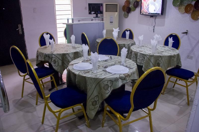 Theodawn Hotels @ Suite 29 Ikeja Kültér fotó