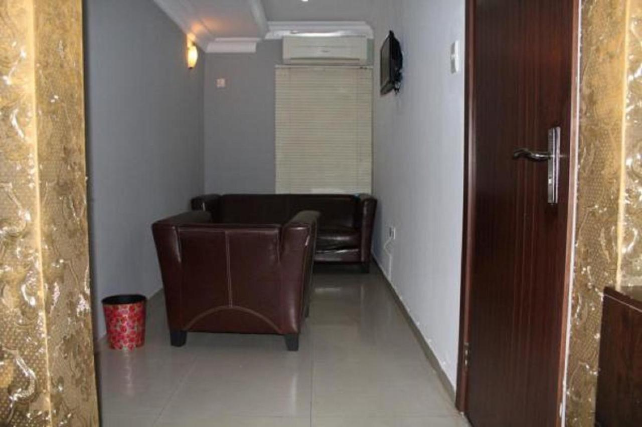 Theodawn Hotels @ Suite 29 Ikeja Kültér fotó